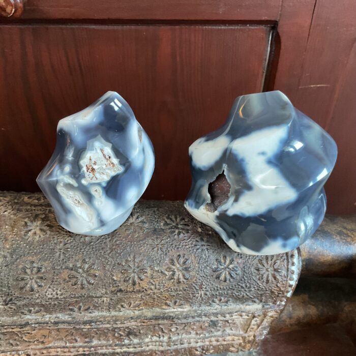 Orka Agaat Vlam Sculptuur in de winkel - Afbeelding 4
