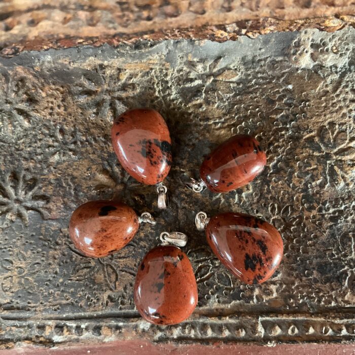 Mahonie Obsidiaan hanger