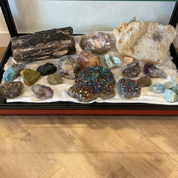 Verschillende ruwe stenen in de Winkel