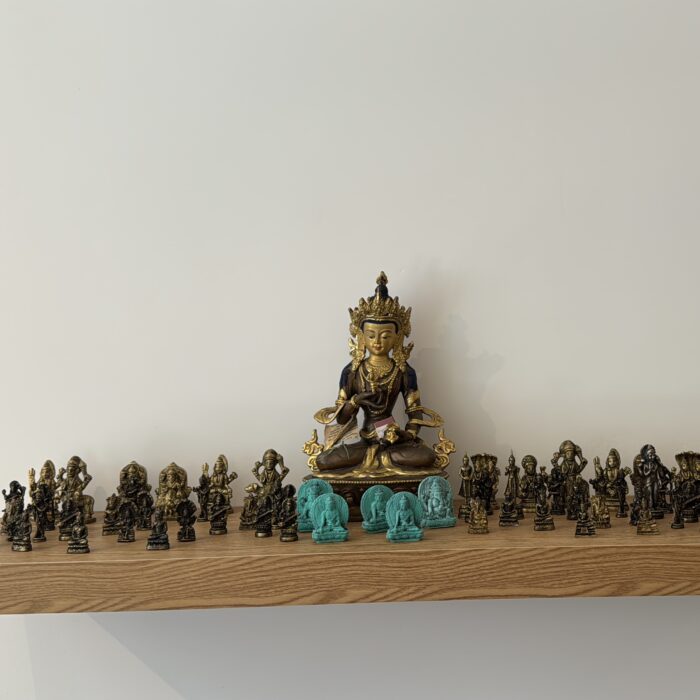 Verschillende Buddha’s in de winkel