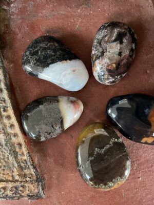 Sardonyx hanger doorboord