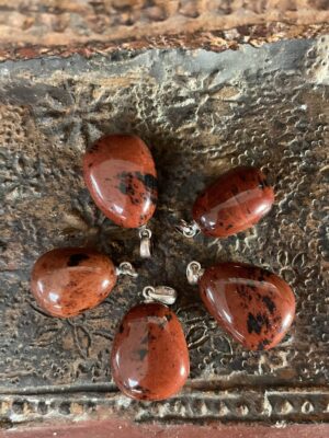 Mahonie Obsidiaan hanger