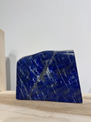 Lapis Lazuli geslepen staand